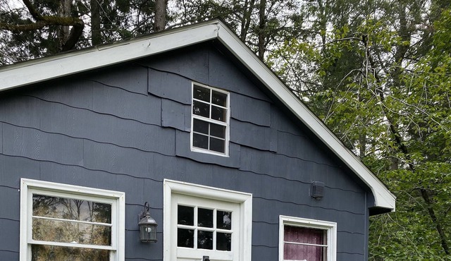 Small Cabin all Basic needs met