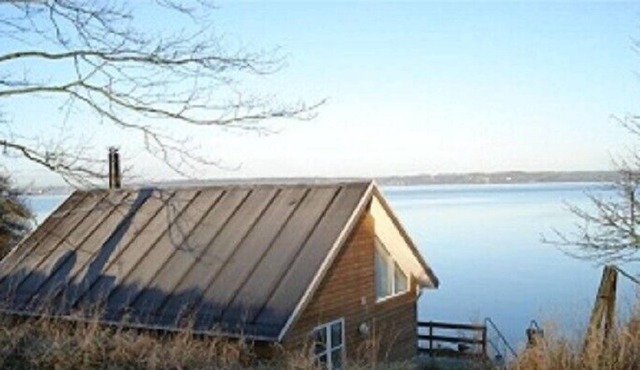 Small cottage directly to the beach in the beautiful scenery