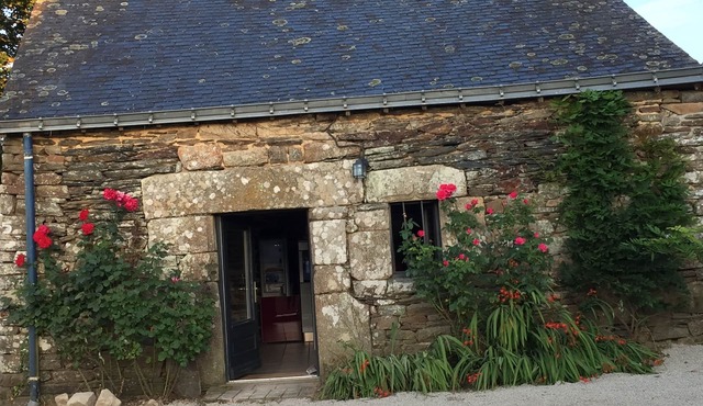 Small country stone house in the countryside 250 € the week