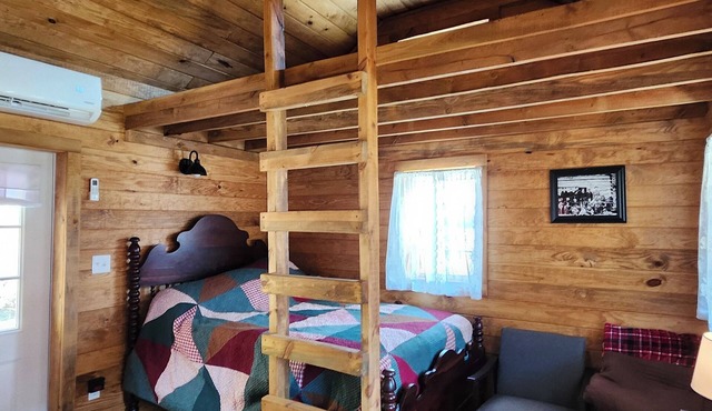 Small Cozy Cabin in the heart of the Appalachian Mountains