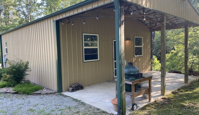 Small Cozy Cottage in the Ozarks close to Bull Shoals and White River