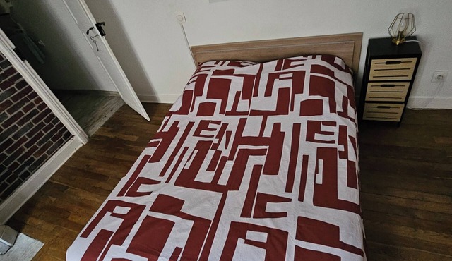 Small duplex of 35mc Montluçon city center 10 minutes walk from train station