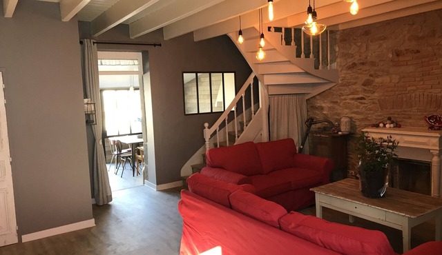 Small fisherman's house in the town center, 2 minutes' walk from the port and the beach.