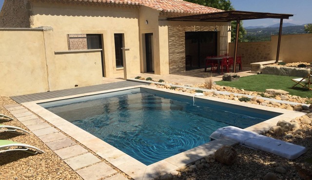 Small air-conditioned villa with heated swimming pool