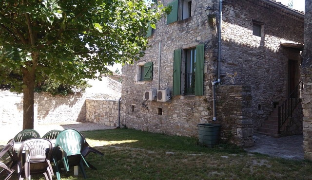 Small furnished house with enclosed garden near the mediterranean and Cévènnes