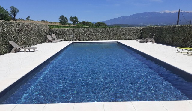 SMALL GITE AND LARGE 14M*5M SWIMMING POOL WITH BREATHTAKING VIEWS OF MONT VENTOUX