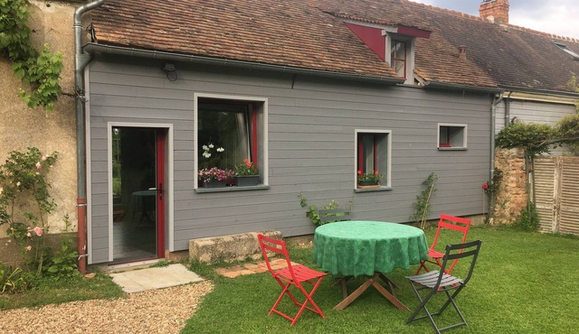 Small gîte for 2 people in the countryside 20 minutes from the 24-hour race circuit