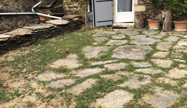 Small gîte in Cevennes with artisan workshops