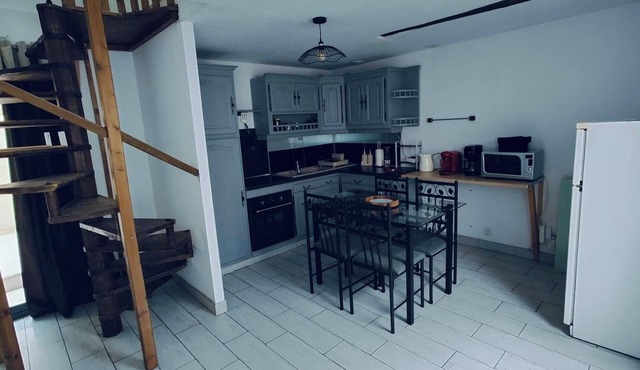 Small gite in the center of Montbazon, close to shops and the donjon.