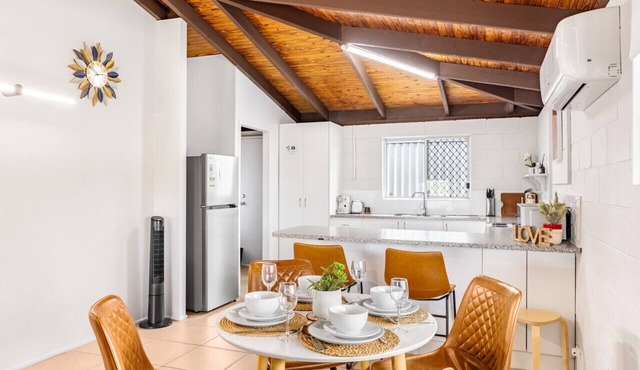 Small Groups & Families! Stylish 3Beds near mall