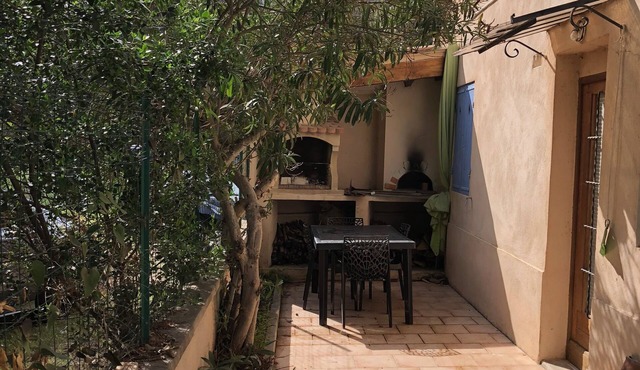 Small haven of peace 250m from the beach of carry le rouet