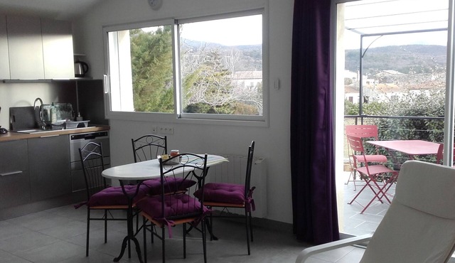 Small house between mountain and river (Gîte de France)