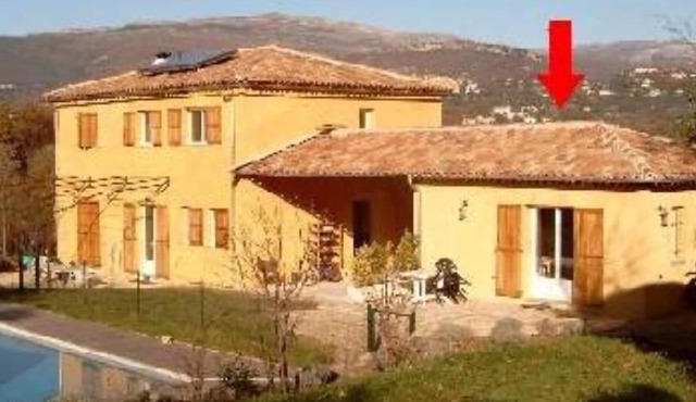 Small house with swimming pool (to be shared with the owners) for 2 people