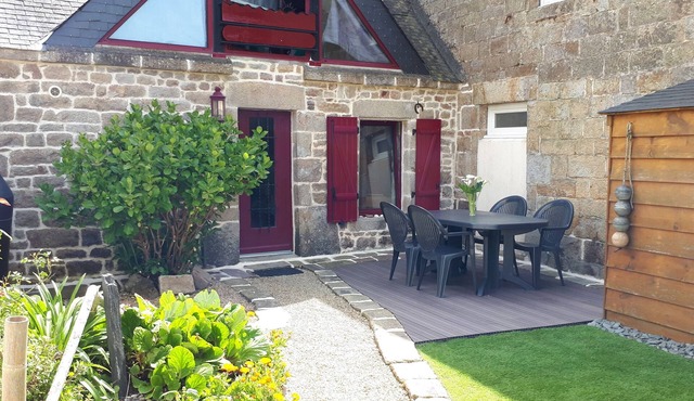 small house in the village of Plouhinec comfortable