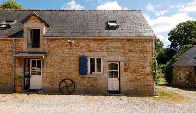 Small House "Le Bistrot" with Shared Pool, Shared Terrace and Wi-Fi