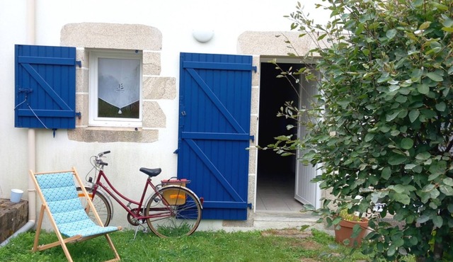 Small house near beach in Penvins, perfect for families