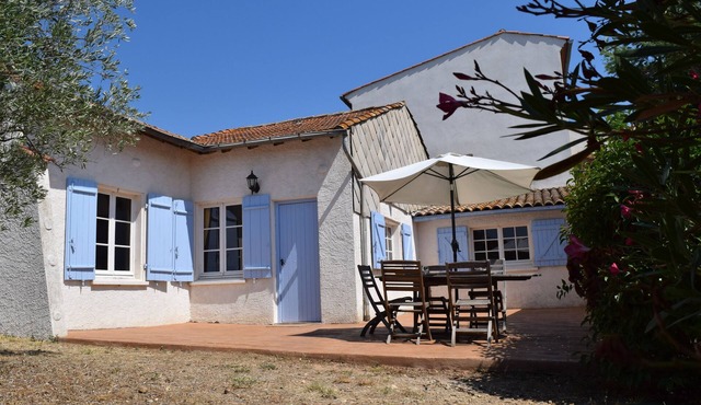 Small house, shared pool, near Béziers and Canal du Midi, calm guaranteed