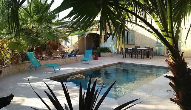 Small independent air-conditioned studio in a quiet location with private terraces and swimming pool