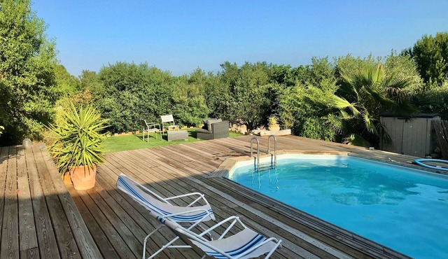 Small natural n'est open to the outside in the Mediterranean