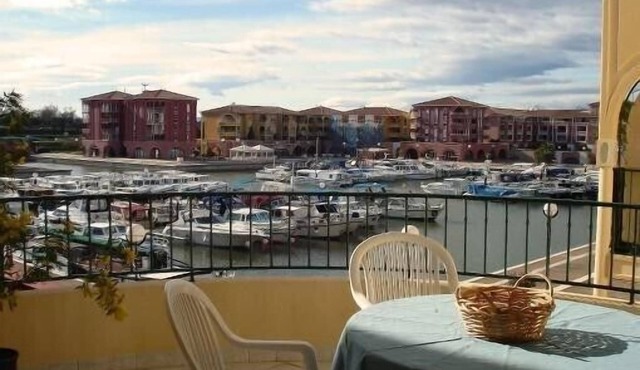 Small nice marina right in front of you and sea at 3 miles.