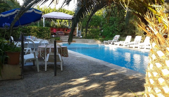 small paradise, villa, pool, 400M Nice beach, the countryside in the city center.