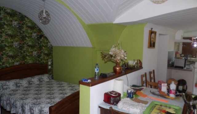Small pied-à-terre in the countryside