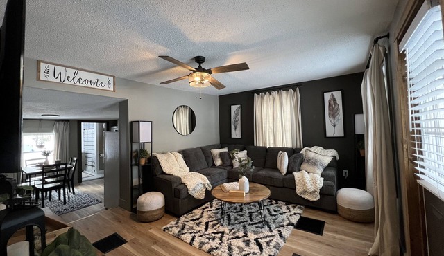 Small private home walking distance to Suny Potsdam/Clarkson!