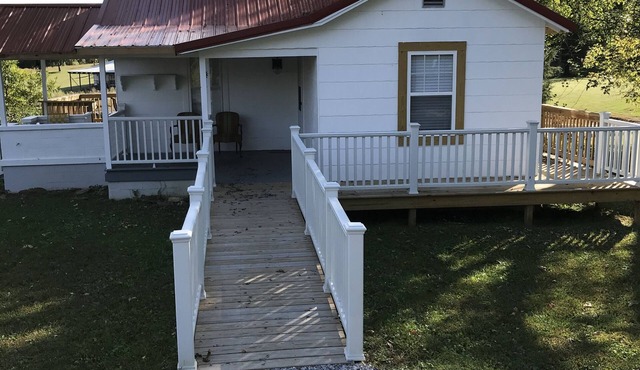 Small Quaint Home Located near Rough River