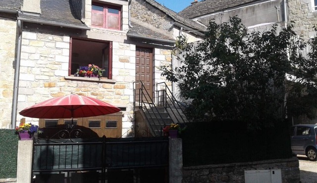 Small, quiet and sunny gite in the village of Lozère.