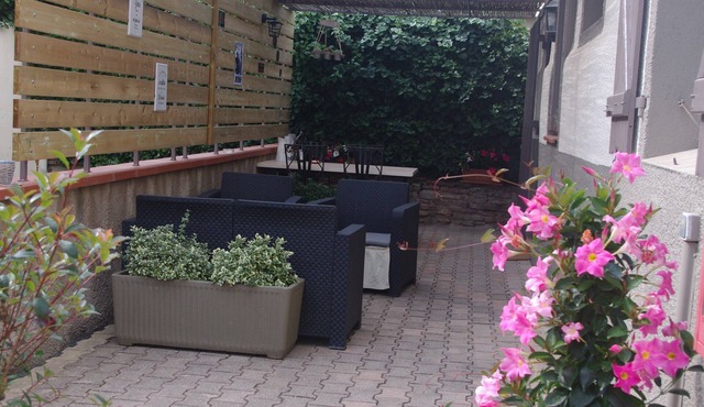 Small, quiet house 2 minutes' walk from Thuir town center