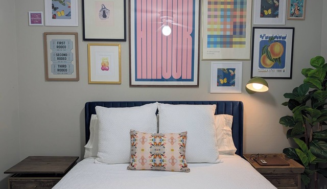 Small Space, BIG Personality in Charlotte w/King + Queen bed, Pet Friendly