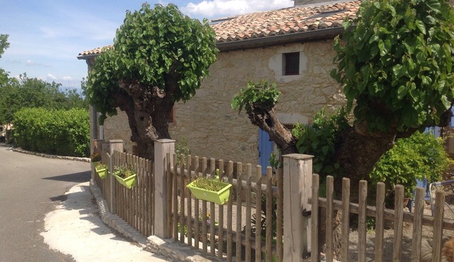 Small stone house, free wifi