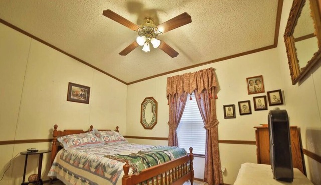 Small studio apartment on Grand Lake