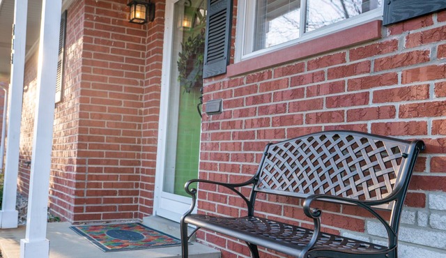 Small-Town Belleville Cozy Ranch 24min. to STL!