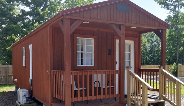 Small town Cabin in center of Tri Peaks River Valley