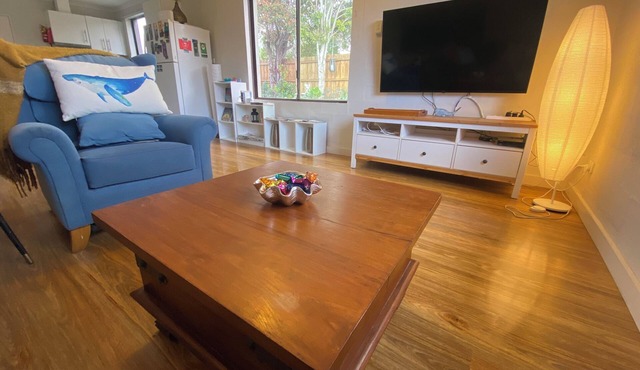 Small town charm, close to shops, beaches of your choosing and wineries.