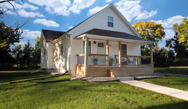Small Town Charm Near Ponca State Park
