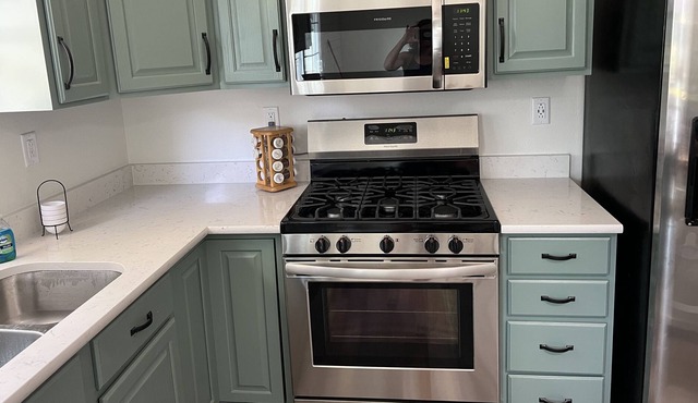 Small town Cottage NO pet fee