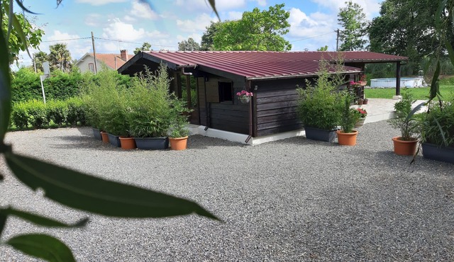 Smallwater Lake Chalet, family friendly, with lakeside views & free fishing