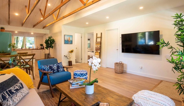 Smallwood Oasis w/ 2 Bikes & Private Hot Tub!