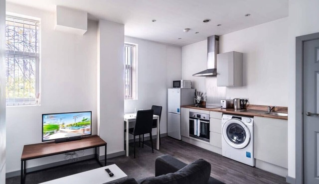 Smart 1 Bedroom Apartment in Blackburn