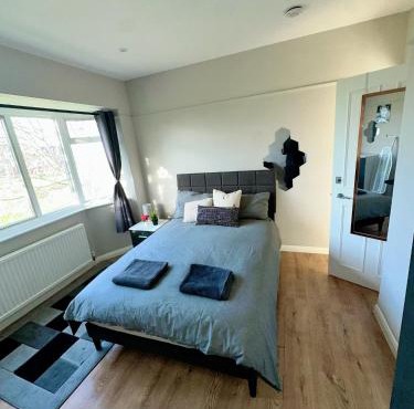 Smart and Chic 2 bed Apartment