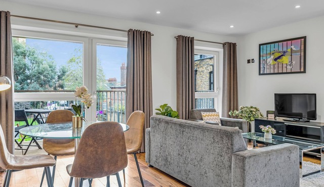 Smart and sophisticated Shoreditch Square serviced apartments for your stay.