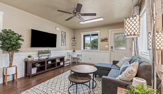 Smart Comfort 2 bed 2 bath near College of Idaho