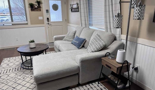 Smart Comfort 2b/2b near College of Idaho and YMCA