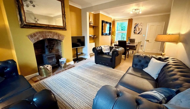 Smart & Comfortable 3 Bedroom Victorian House