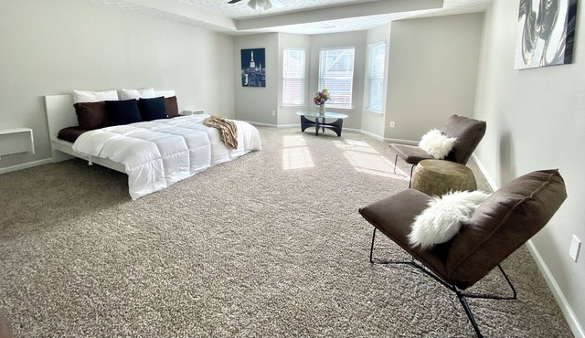 Smart Home minutes from ATL with King Suite