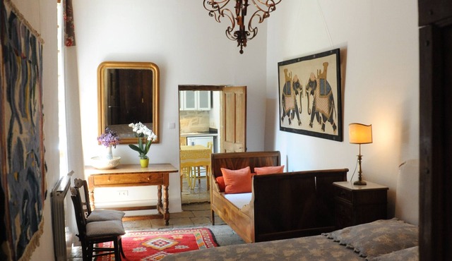 "Smart Living" independent apartment in historic house