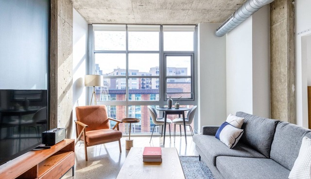 Smart Logan Circle 1BR w/W/D, Roof BBQ, walk to Metro, by Blueground