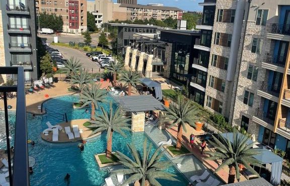 Smart Luxury 2BD 2BTH Apt with pool view, Gym, office and bbq area